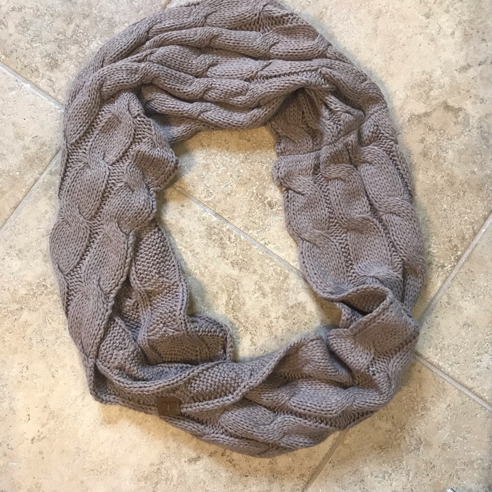 CC scarf